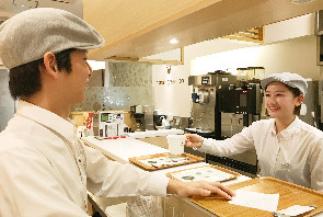 和カフェスタッフ（nana&#039;s green tea（ナナズグリーンティー）　イオンモール浜松市野店）の求人画像４