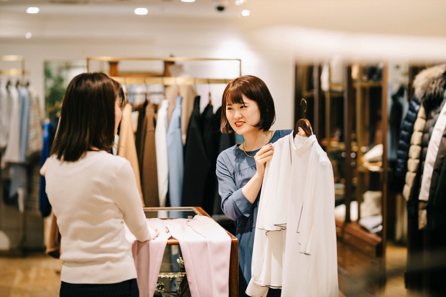 レディースアパレルのファッションアドバイザー（Vin（ヴァン）　イオンモール浜松市野店）の求人画像３